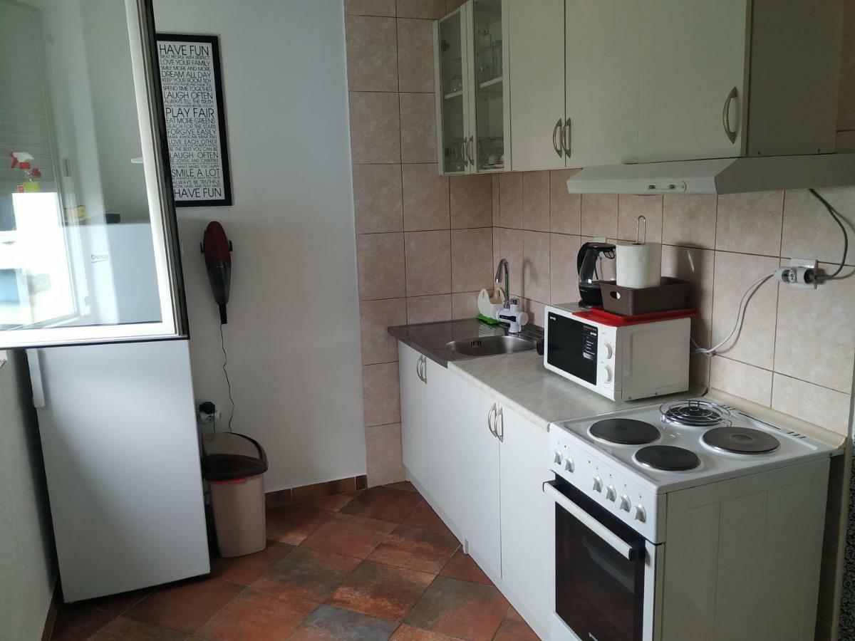 Apartment Dora Podgorica Exterior foto